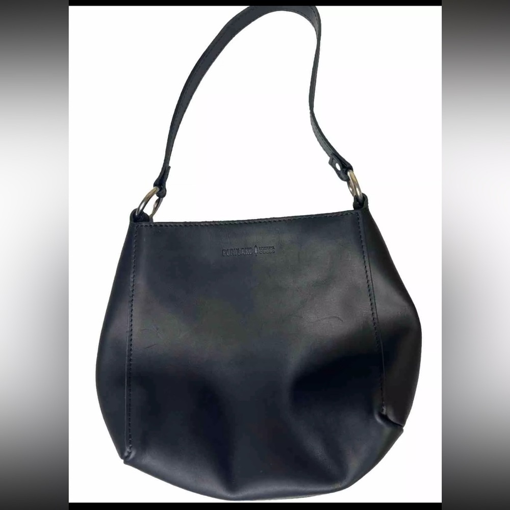 Portland leather goods shoulder bag